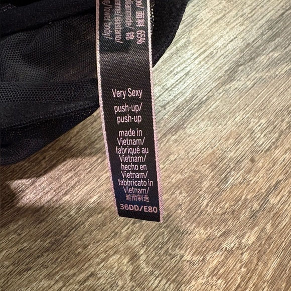 Victoria's Secret Very Sexy Velvet Trimmed Push-up Bra 36DD Black Front Clasp - Picture 12 of 14